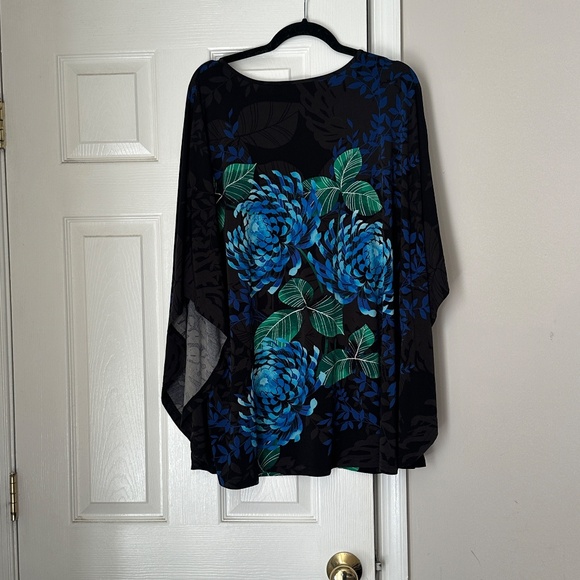 Quacker Factory Studded Chrysanthemum Floral V-Neck Caftan Top Size 1X Poncho - Picture 4 of 6